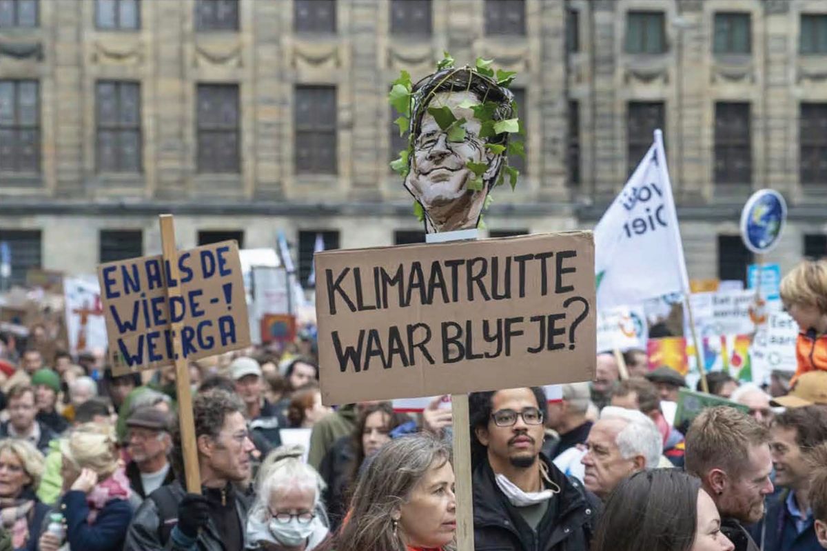 Demonstranten Klimaatmars bij Koninklijk Paleis op de Dam